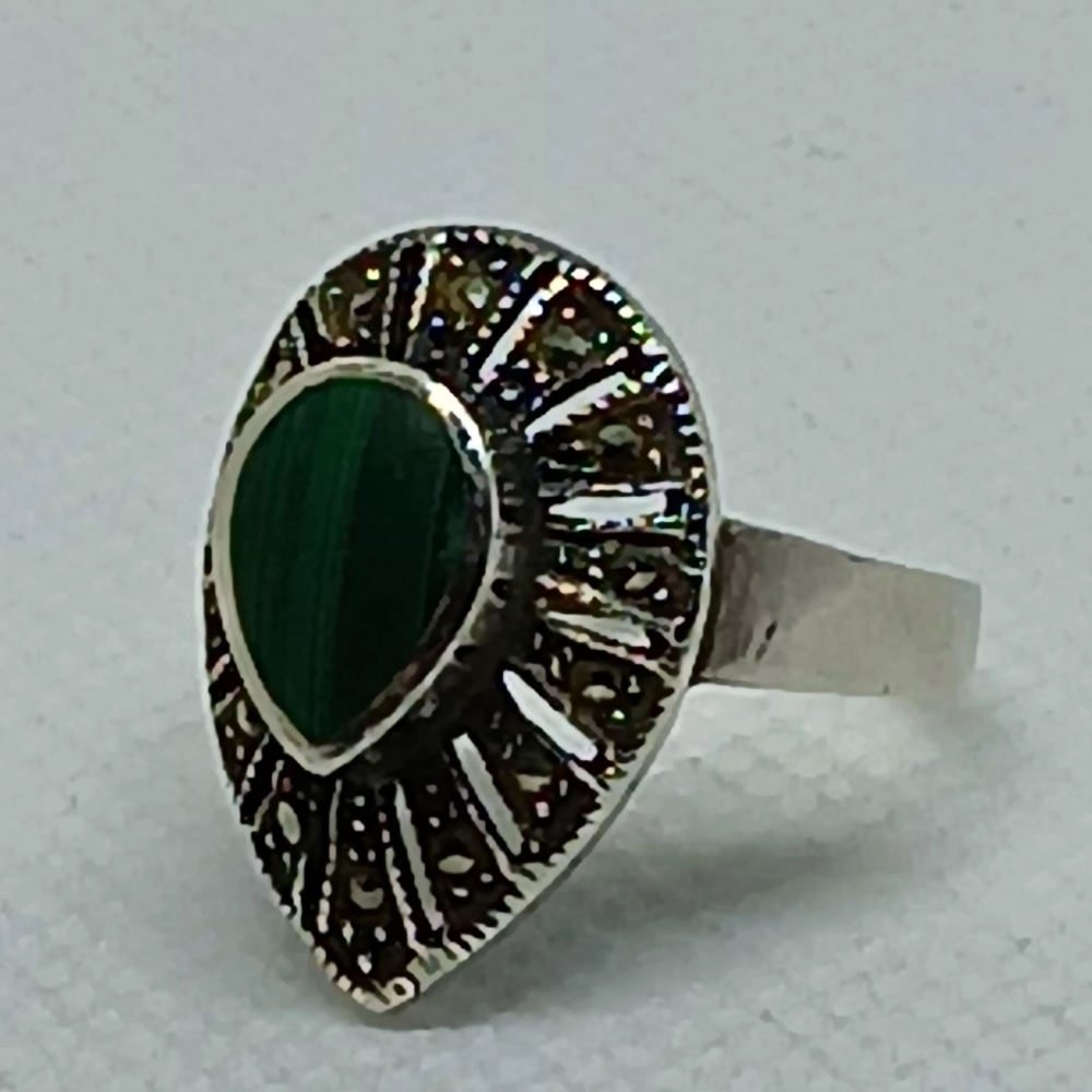 Chrysoprase Marcasite Vintage .925 Sterling Silver Size 7-7.25